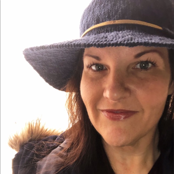 🌺 Posh Ambassador, Lisa - Picture 2 of 8